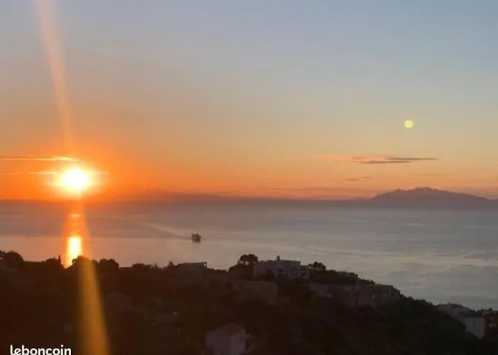 Rez De Avec Terrasse Vue דירה בסטיה